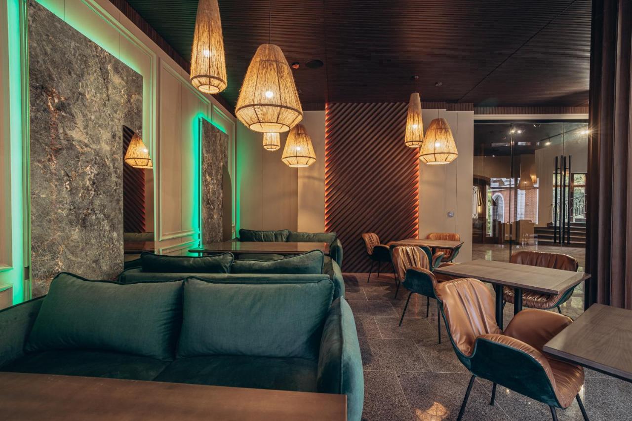 Park Hotel Bristol Uzhhorod Exterior photo