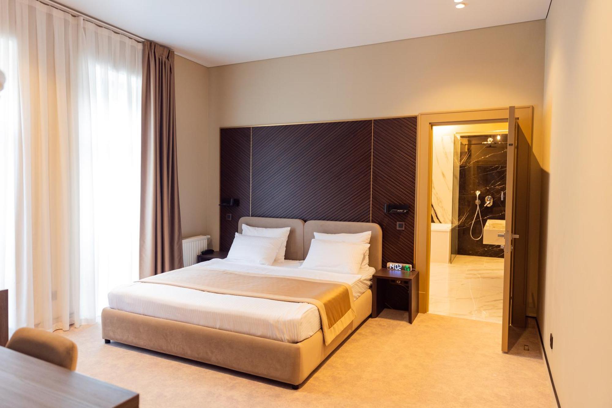 Park Hotel Bristol Uzhhorod Exterior photo