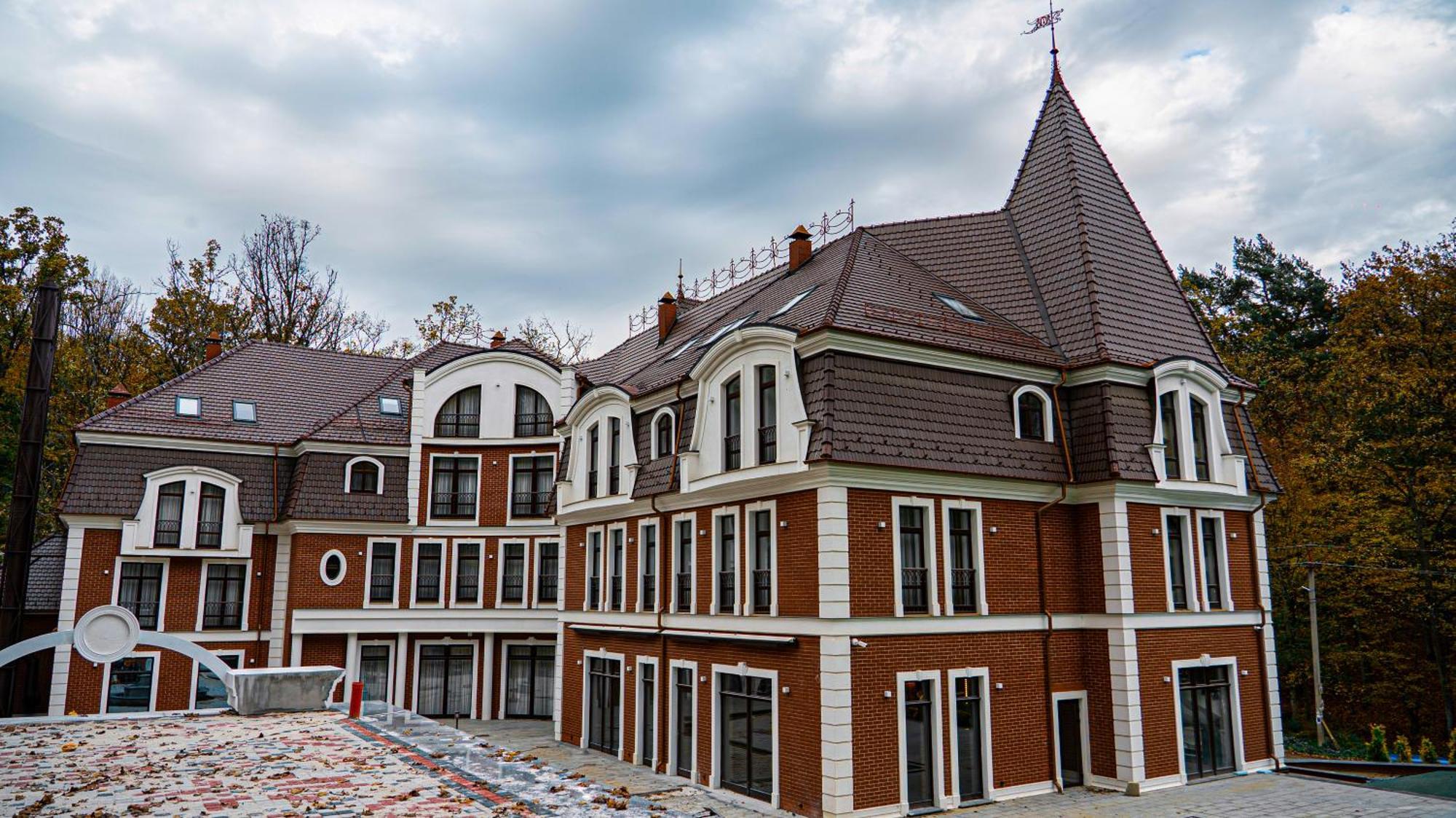 Park Hotel Bristol Uzhhorod Exterior photo