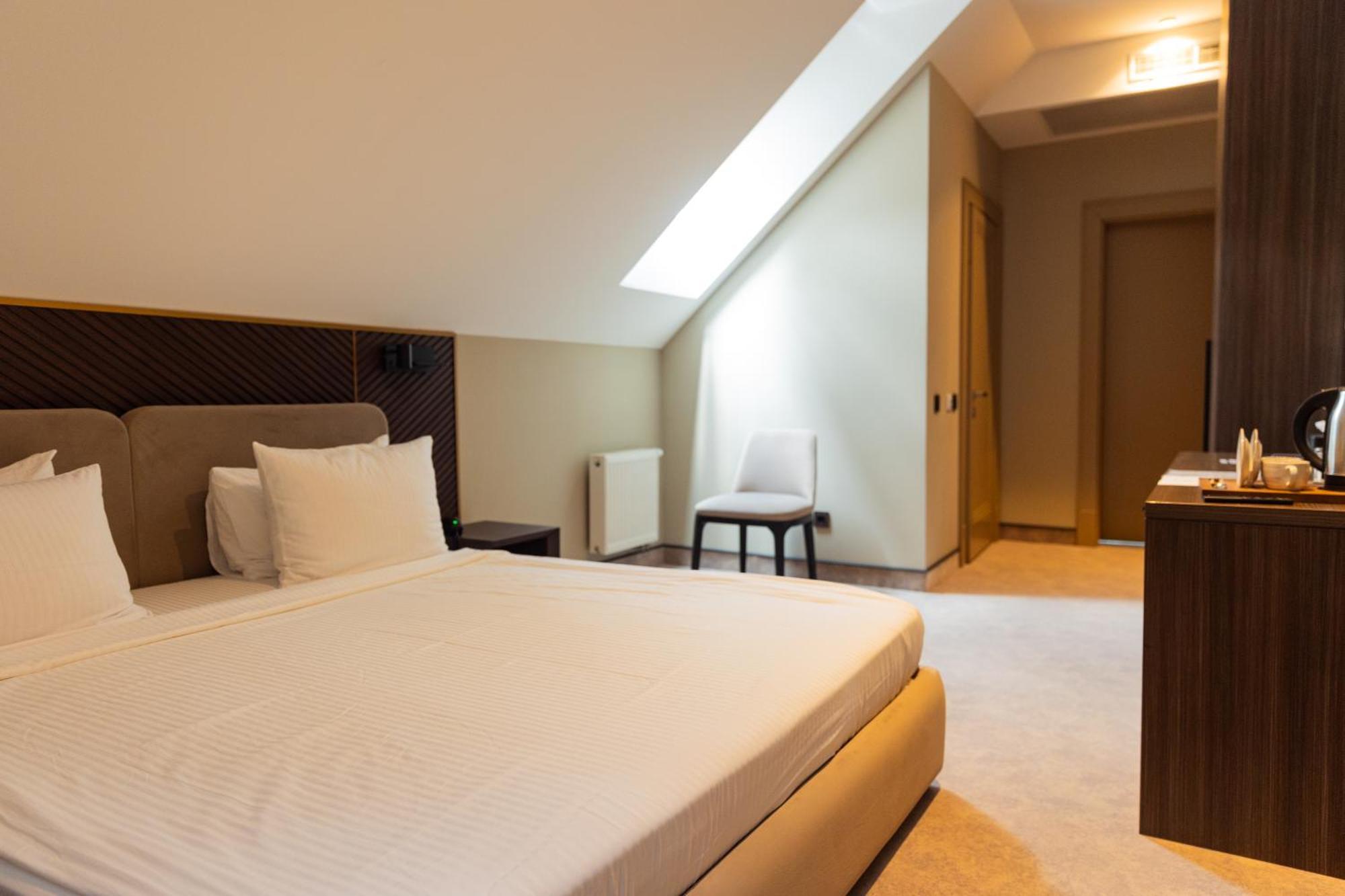 Park Hotel Bristol Uzhhorod Room photo