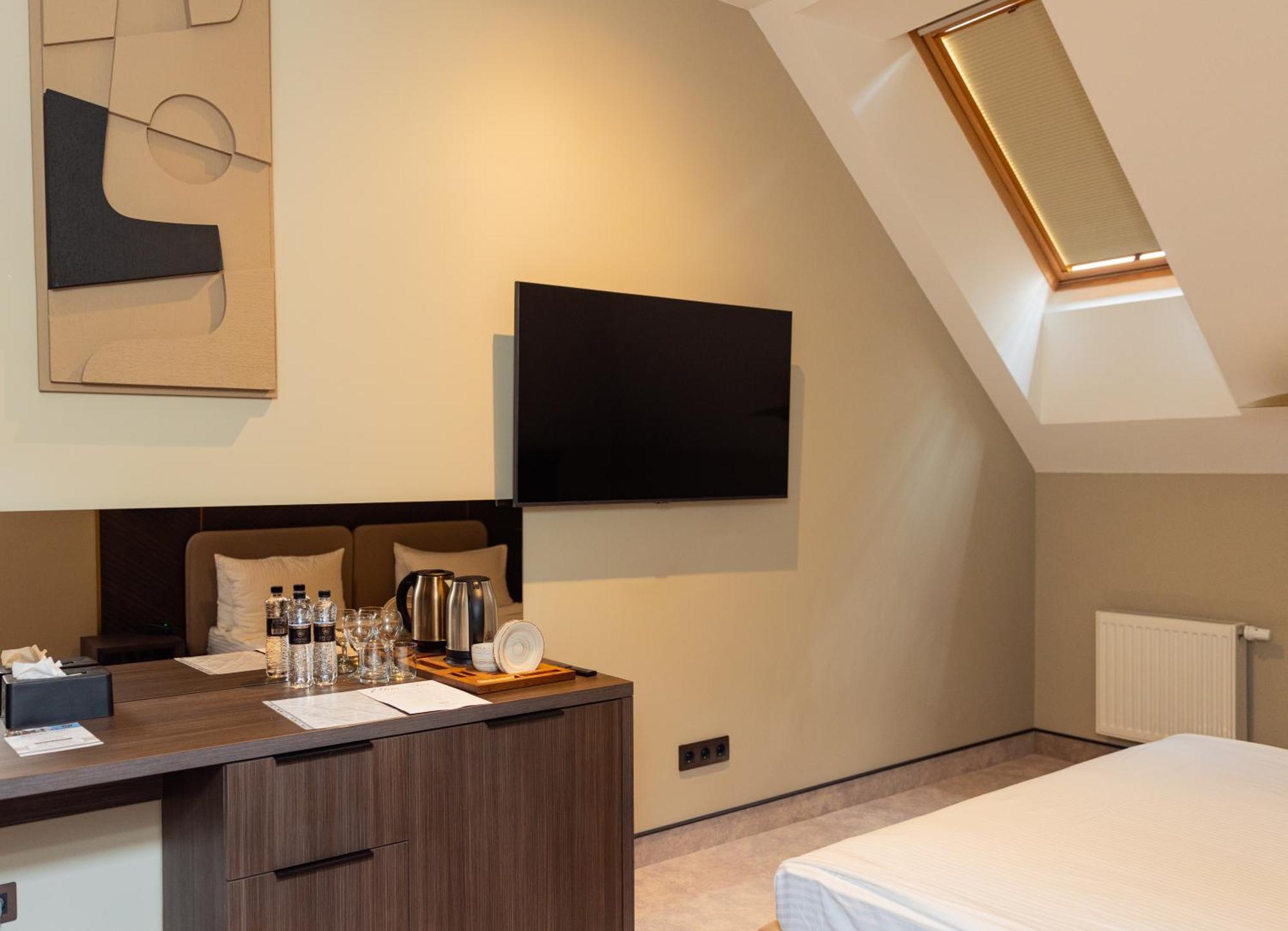 Park Hotel Bristol Uzhhorod Room photo